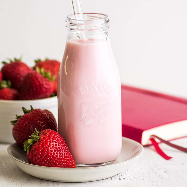 Ingredient Homemade Strawberry Milk: Fresh, Creamy, & Customizable